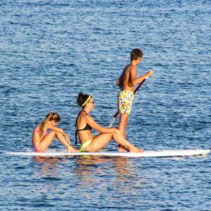 Services paddle board